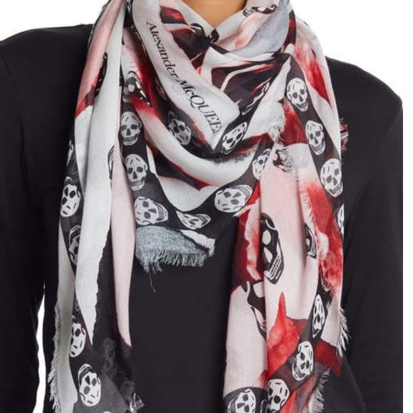 NWT Alexander McQueen Classic Skull Scarf - Picture 1 of 8
